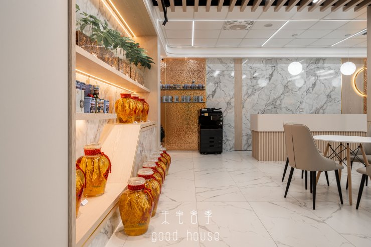 炳翰人蔘形像館