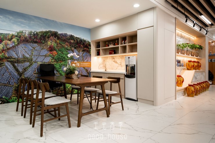 炳翰人蔘形像館