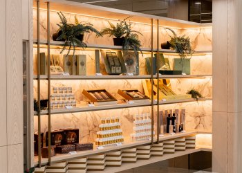 炳翰人蔘形像館